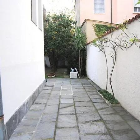 Con Giardino Nel Cuore Di Apartment